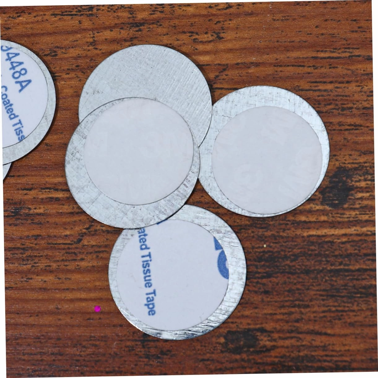 300pcs Round Double-sided Iron Plates for Eyeshadow Cases Makeup Tool Sheets for Organization Essential for Women Girls Makeup Applications