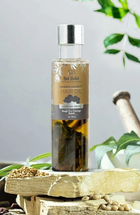 <strong>Soybean Methi Monsoon Hair Oil</strong> <br><i>Rough Dry Damage Repair</i>