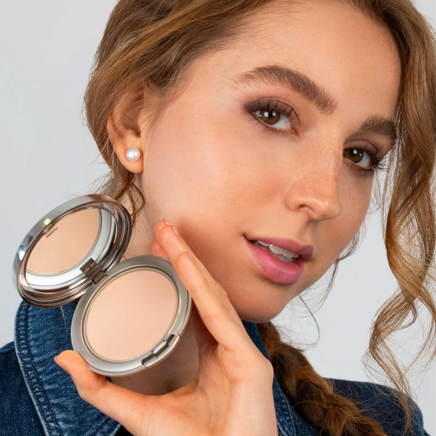 ARTDECO Hydra Mineral Compact Foundation - fresh beige N°70 - Hydrating loose powder compact for a soft matte finish - good coverage without a mask-like effect - refillable - makeup - 0.35 Oz