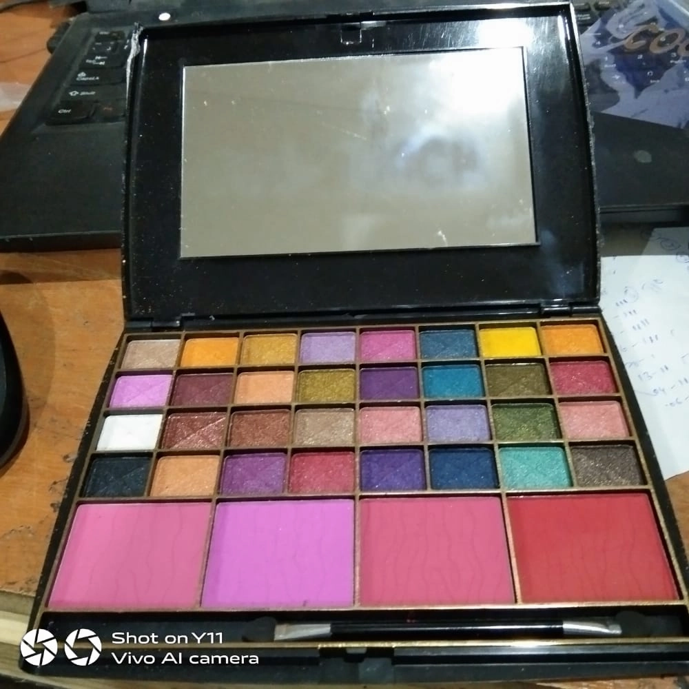 COOL TOUCH EYESHADOW PALLETE ewfrmis4e-1