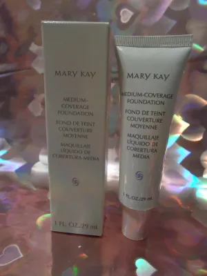 Mary Kay MEDIUM-Coverage Foundation Makup (Beige 305) by Mary Kay