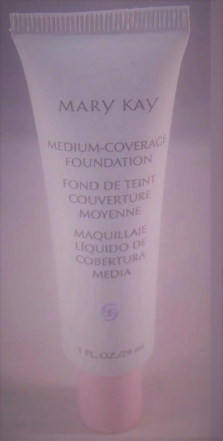 Mary Kay Medium Coverage Foundation 204 Ivory 1 Fl Oz