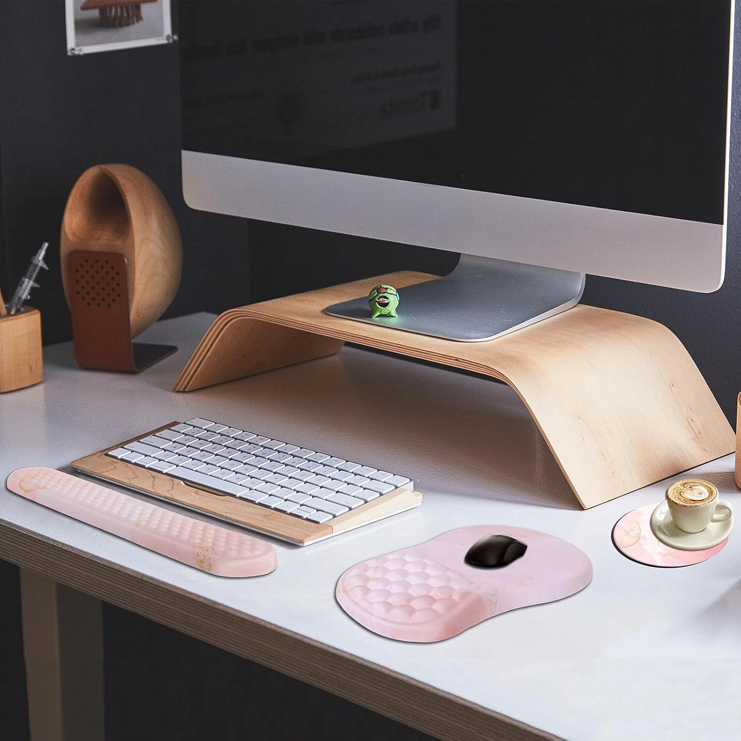 Mouse Pad Wrist Support,Ergonomic Mouse Pad with Wrist Rest,Computer Mouse Pads Pain Relief Keyboard Wrist Rest with Coaster,Non-Slip Computer Gel Mouse Pad for Laptop Keyboard Office-Pink Marble
