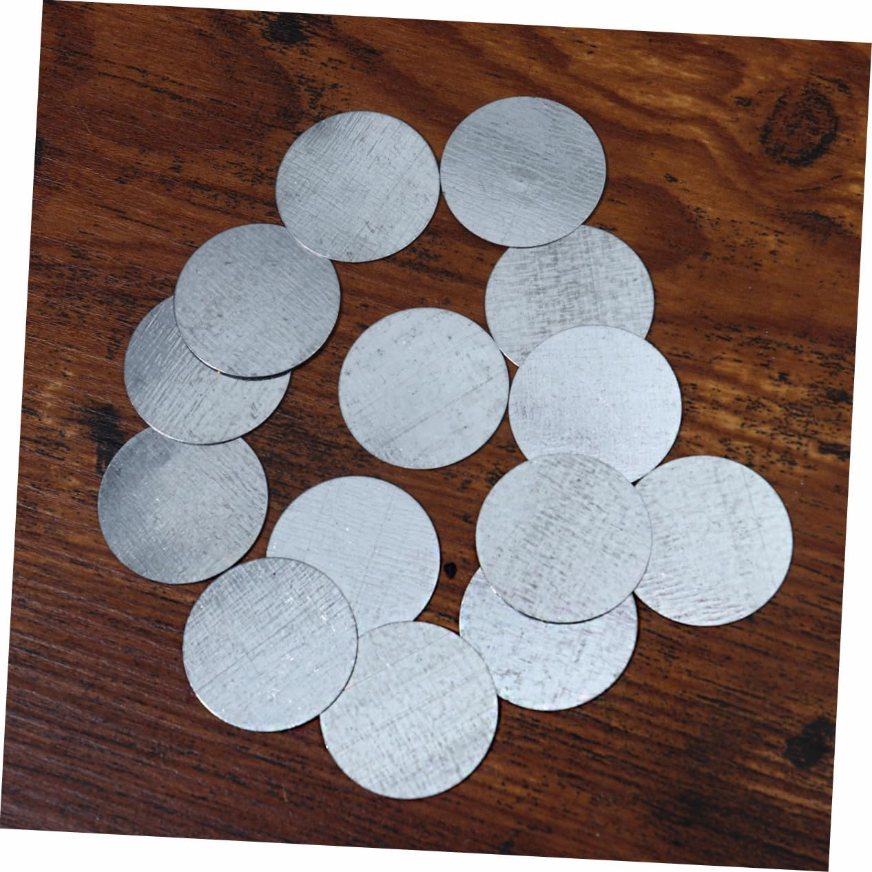 NOLITOY 200pcs Double-sided Round Adhesive Iron Plates for Eyeshadow Makeup Bottom Sheets for Cosmetic Cases Essential Tool for Women Girls