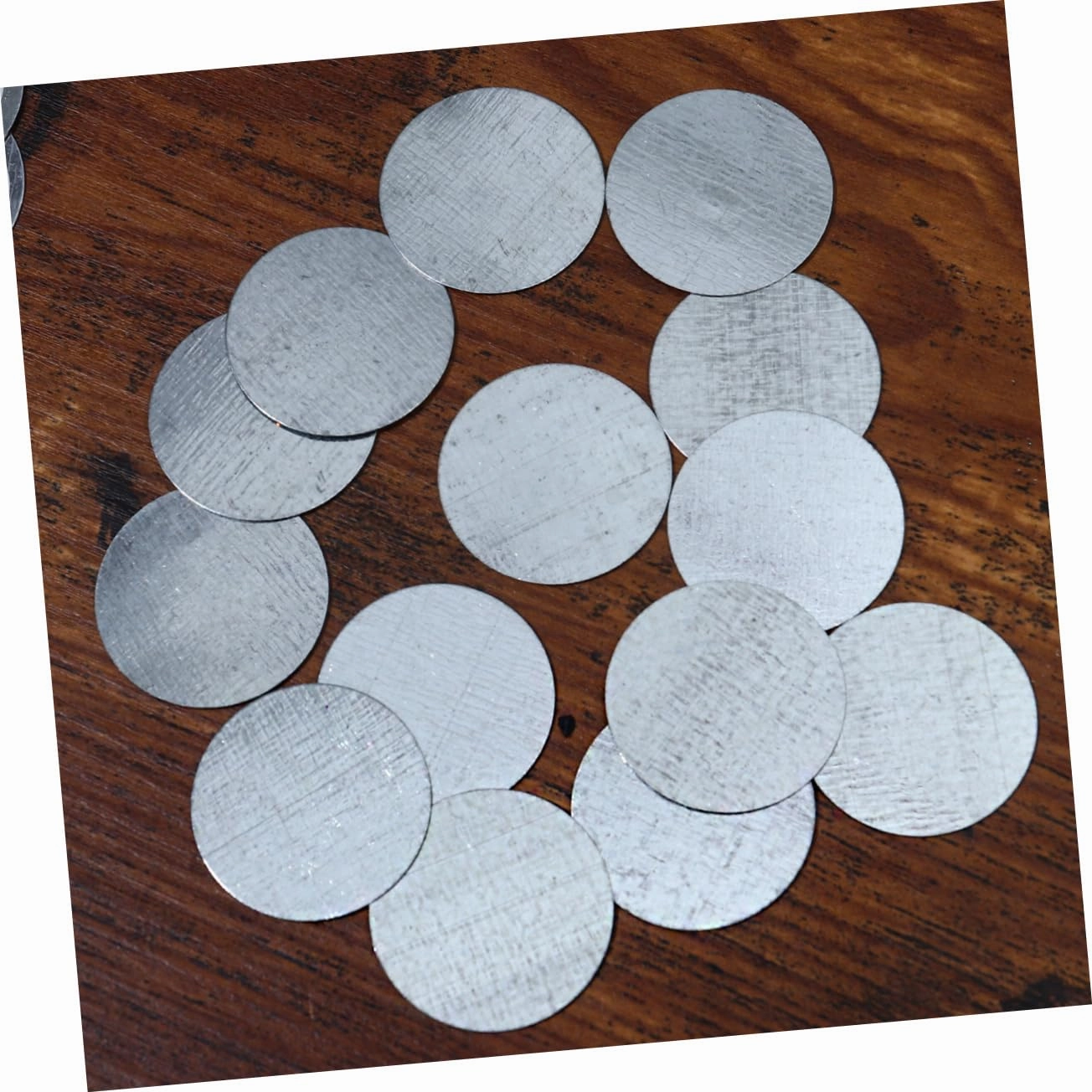 NOLITOY 200pcs Double-sided Round Adhesive Iron Plates for Eyeshadow Makeup Bottom Sheets for Cosmetic Cases Essential Tool for Women Girls