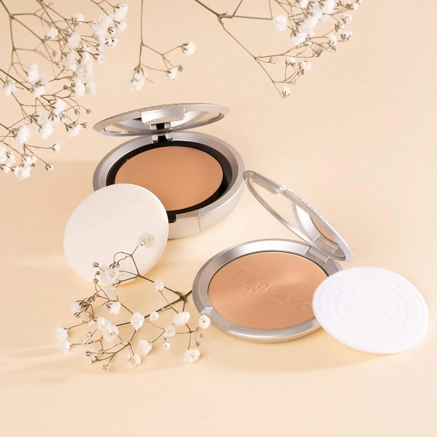 T. LeClerc Powder Blush - Professional High Impact All-Day Wear Flush of Color, Natural & Smooth Makeup Buildable Mineral - No Caking, Blends Easily & Contours Cheeks Made In France (Brun Voilé)