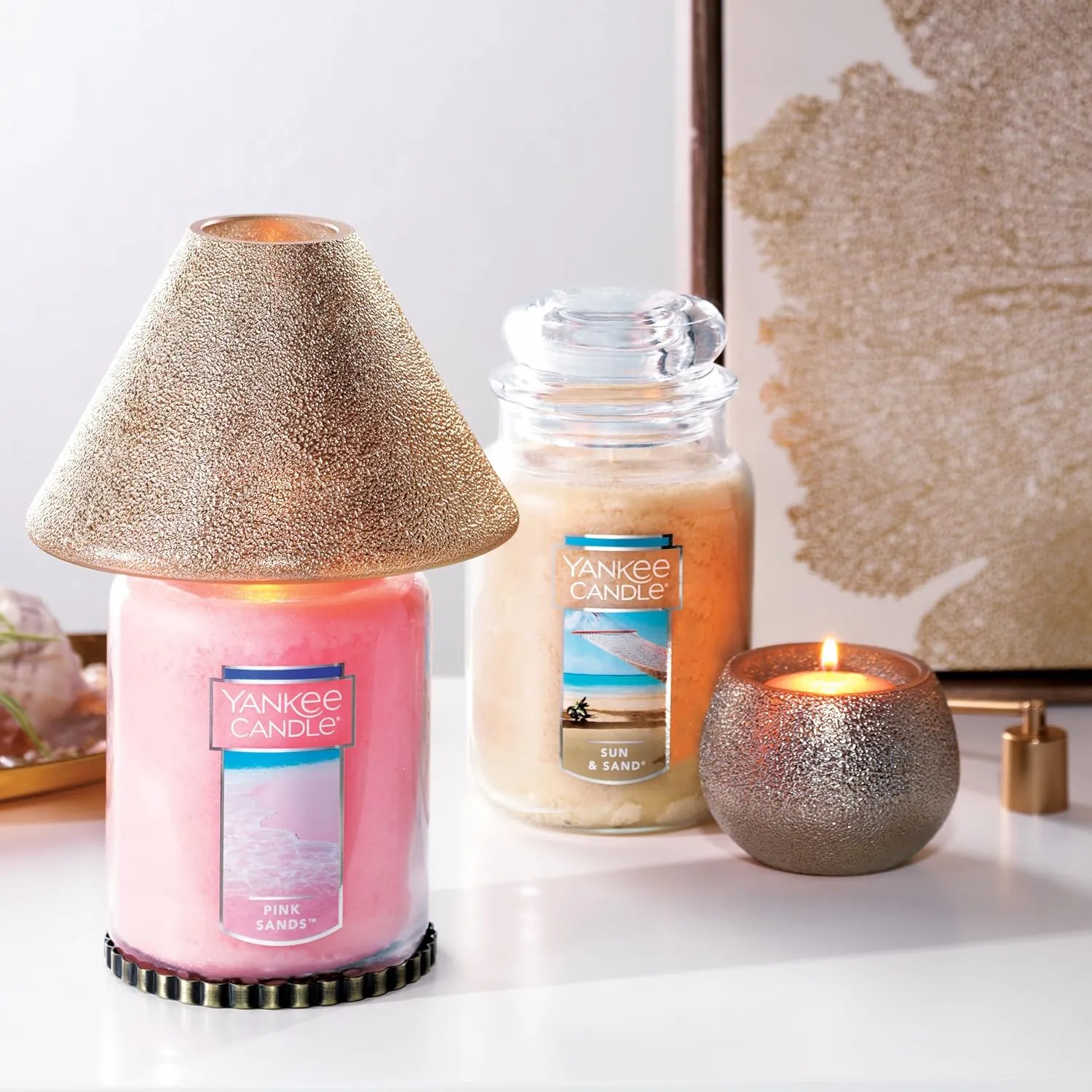 Yankee Candle Pink Sands Scented, Classic 22oz Large Jar Single Wick Candle, Over 110 Hours of Burn Time, Perfect for Creating Relaxing Atmosphere
